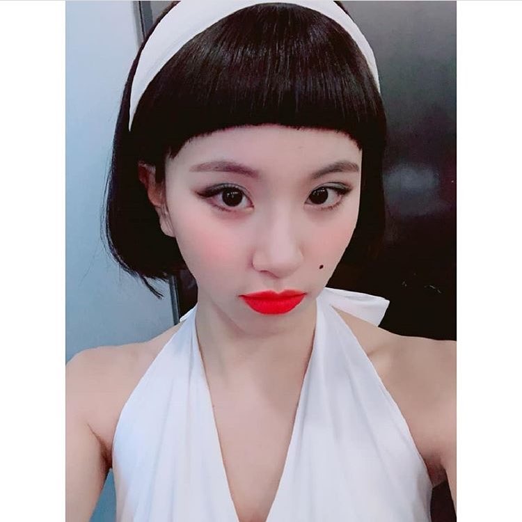 TWICE_Indonesia's tweet photo. [TWICETAGRAM] 180410 (1)

"Chaengthilda dan Daong
What is Love~~?!
#whatislove
#Chaengthilda
#Daong"

#TWICE #트와이스 #CHAEYOUNG 
https://t.co/DPpJkQTCso https://t.co/ruLON9wAj6