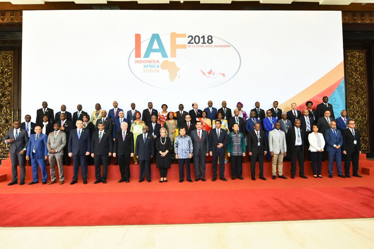 Menlu_RI's tweet photo. First Day (10/4) of the Indonesia-Africa Forum 2018 in Nusa Dua, Bali, officially opened by the Vice President of the Republic of Indonesia, Jusuf Kalla.

A total 500 delegates participated in the Forum, including 47 African countries and Africa Union. #IAFBali2018 https://t.co/hoRU3VxLvj