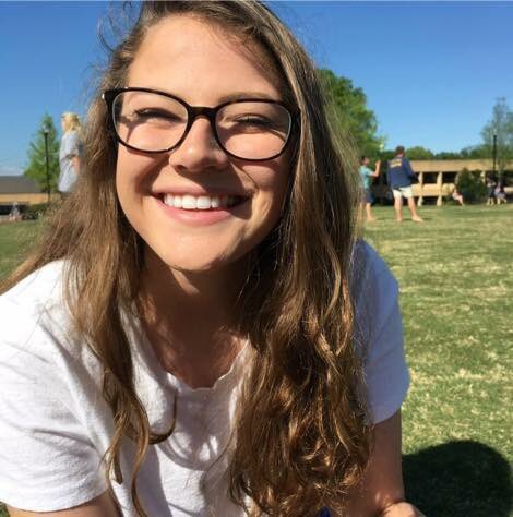 UTCMoxie's tweet photo. Madison Moeller, #27. Cutter/handler mid, Mads has been out for the last tournaments fighting a knee injury. Should be back on the field by sectionals- making perfectly timed dump cuts and one handed snags, while simultaneously keeping the sideline alive! #MeetTheMoxies https://t.co/xGvceC6ExP