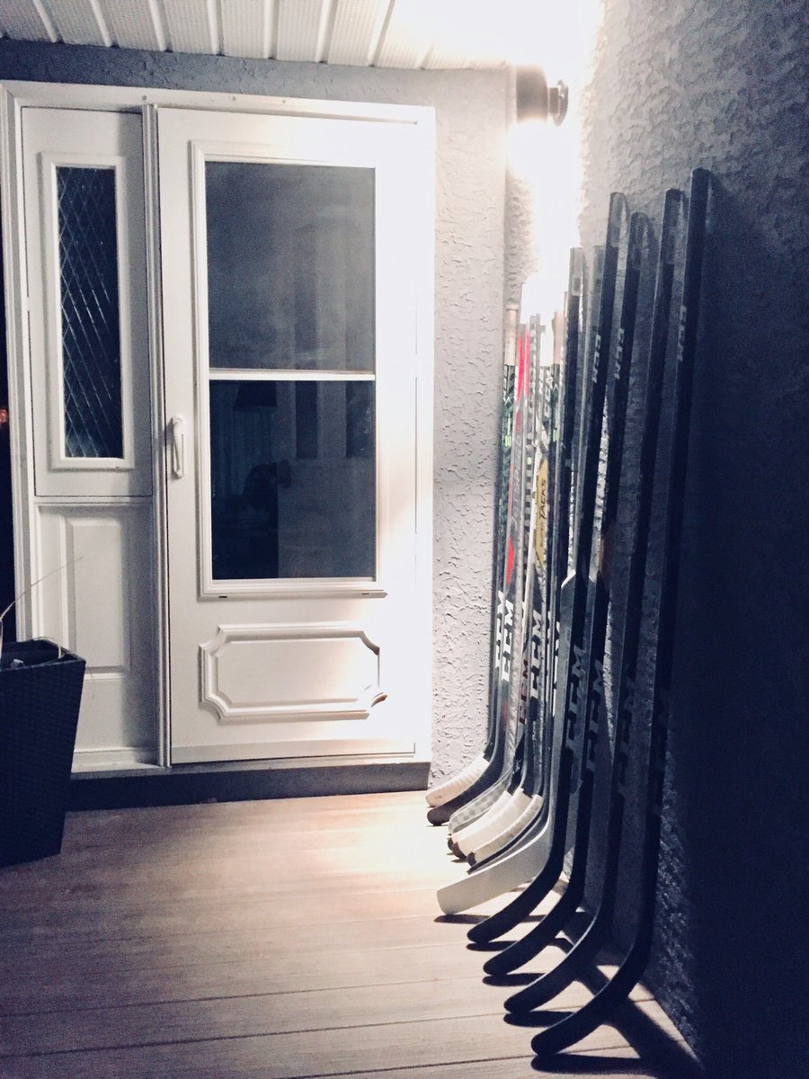15 twigs so you can all can continue to play the game together up above! Lights on, sticks are out, go snipe a few with these fresh CCM sticks guys! 💚🏒 <a href="/HumboldtBroncos/">Humboldt Broncos</a> <a href="/CCMHockey/">CCM Hockey</a> #SticksOutForHumboldt #Humboldtsrong