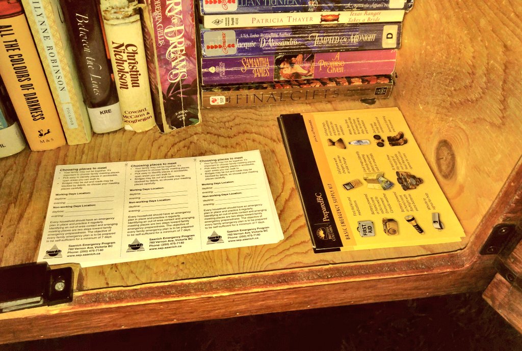 RutledgeParkLFL's tweet photo. Did you know that it is @SaanichEP #tsunami Preparedness Week? Well to help keep all of my lovely #Saanich neighbours safe, I'm sharing information here in the #littlefreelibrary π #tsunamisafe https://t.co/ZJ6VehUxkO