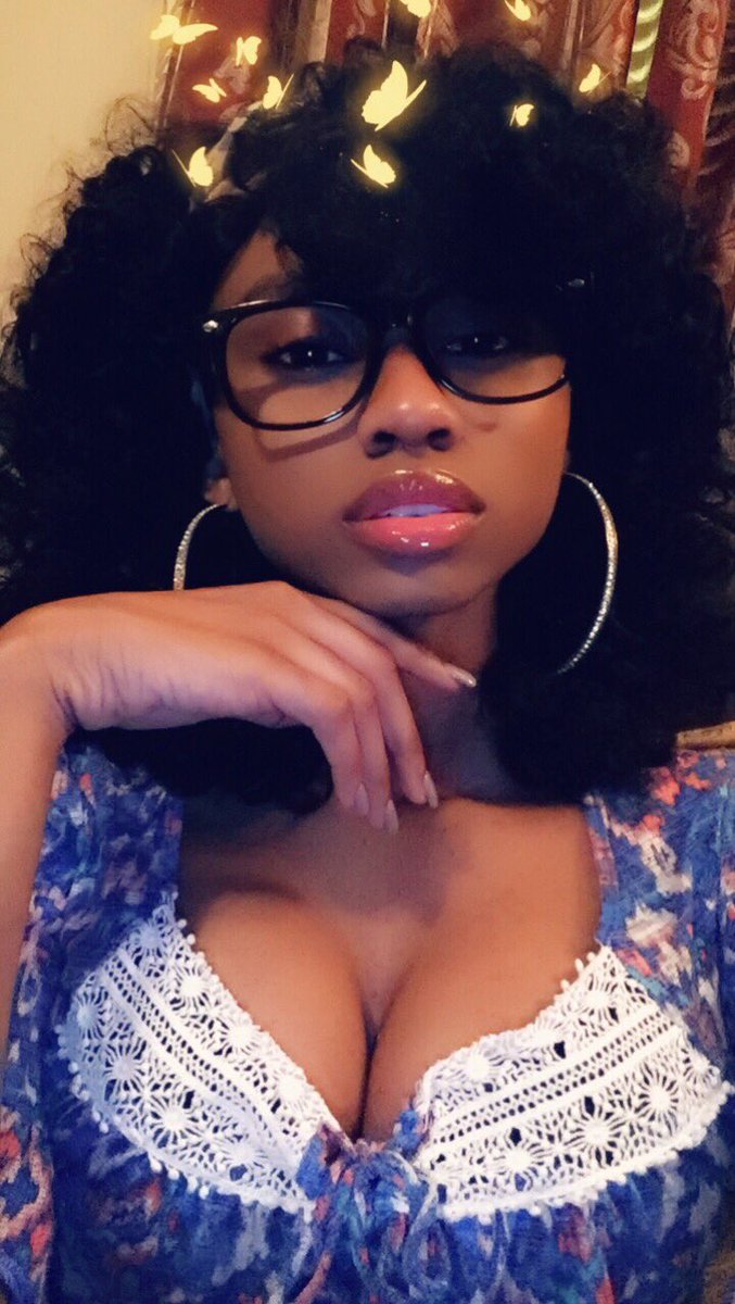 iAm_UniqueK's tweet photo. Yesss let me join this 😌 #FineWomenThatDontCheat https://t.co/wDLHmjFPl2