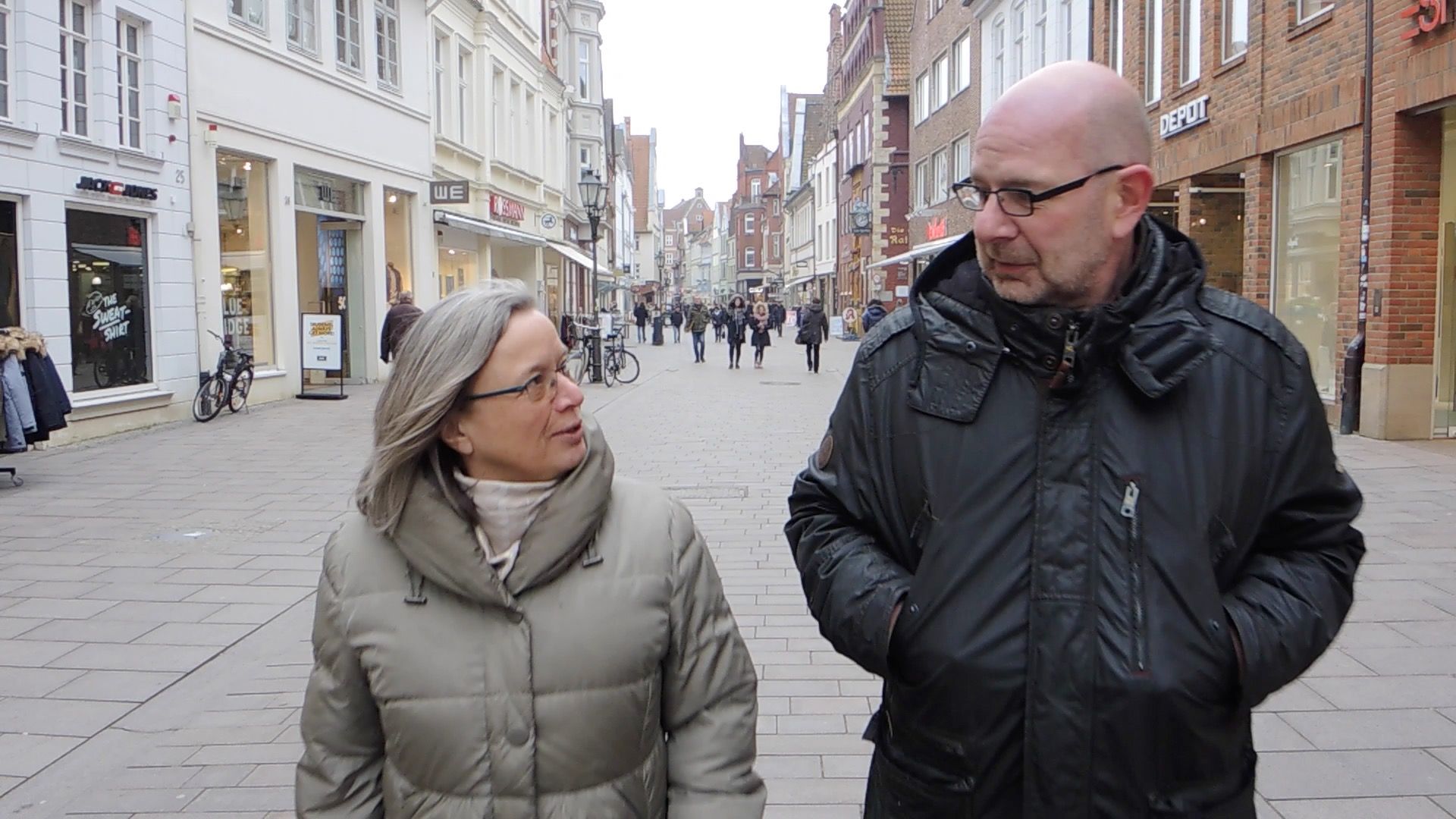 Lz Luneburg Pa Twitter Lz Chefreporter Carlo Eggeling Gehorte Als Jugendlicher Kurze Zeit Zu Denen Die Damals Auf Der Backerstrasse Sich Fur Linke Ideen Und Gegen Atomkraft Einsetzten Wir Begleiten Ihn Und Eine Ehemalige Mitstreiterin Auf Einem