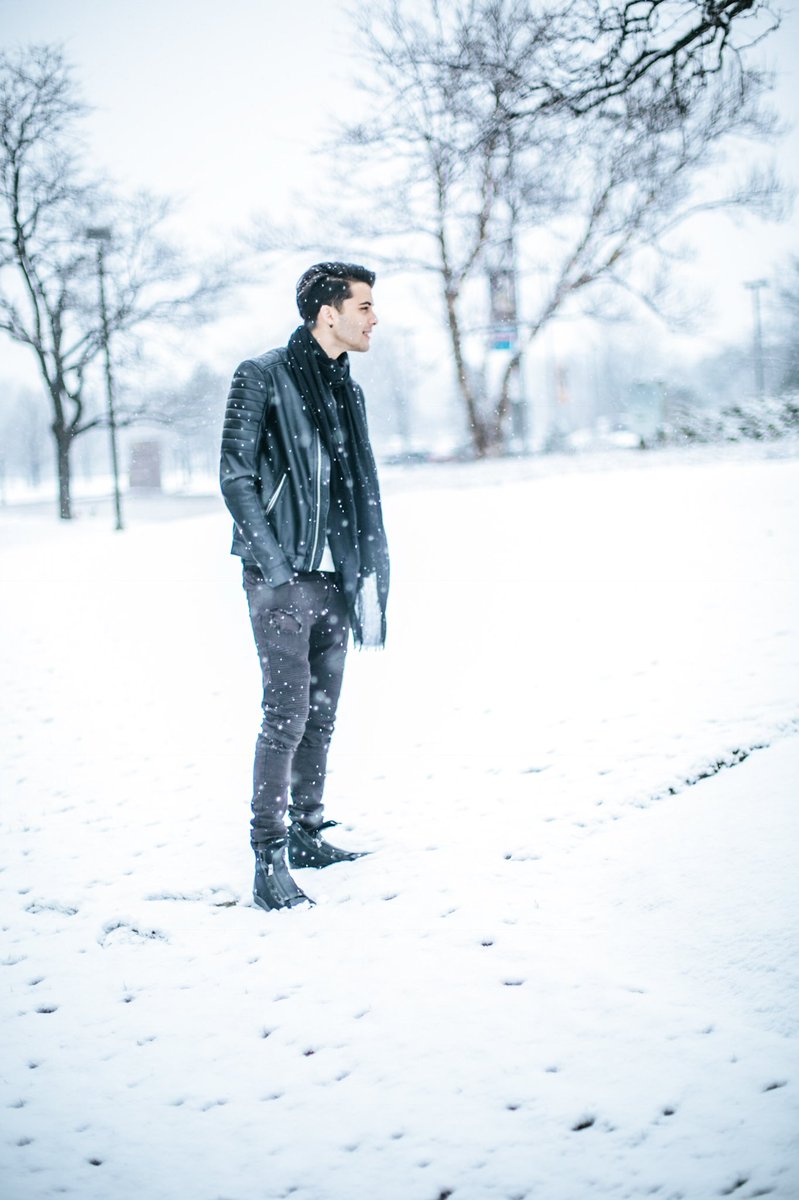 ErickBrianColon's tweet photo. Me and the snow of Chicago ❄️ #CNCOAlbum https://t.co/PdjJ8OoaHC