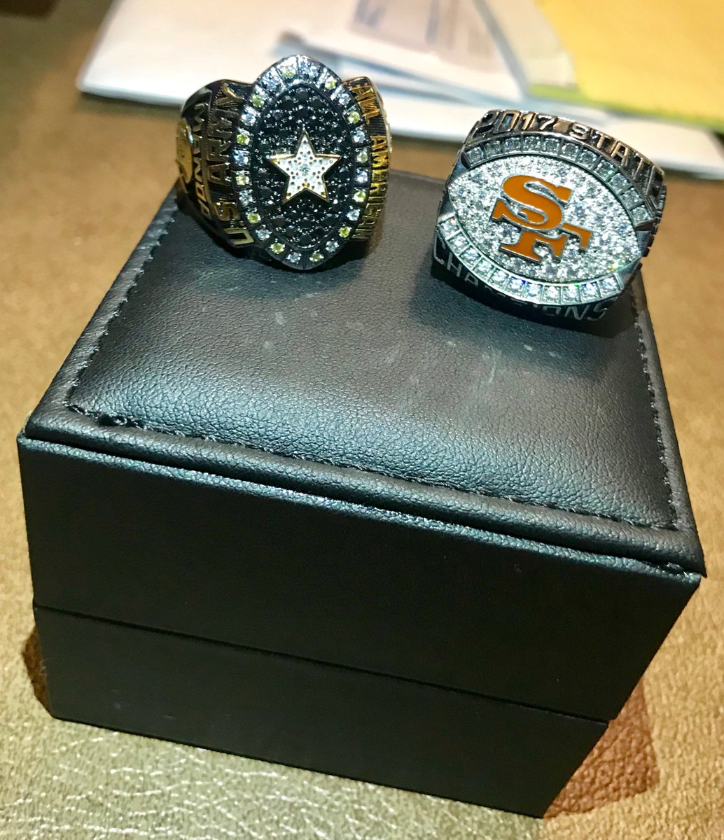tylermanoa's tweet photo. 🎅 came early this year 😍
#SizedUp 💍 #RingSzn https://t.co/2fmy8Il3aE