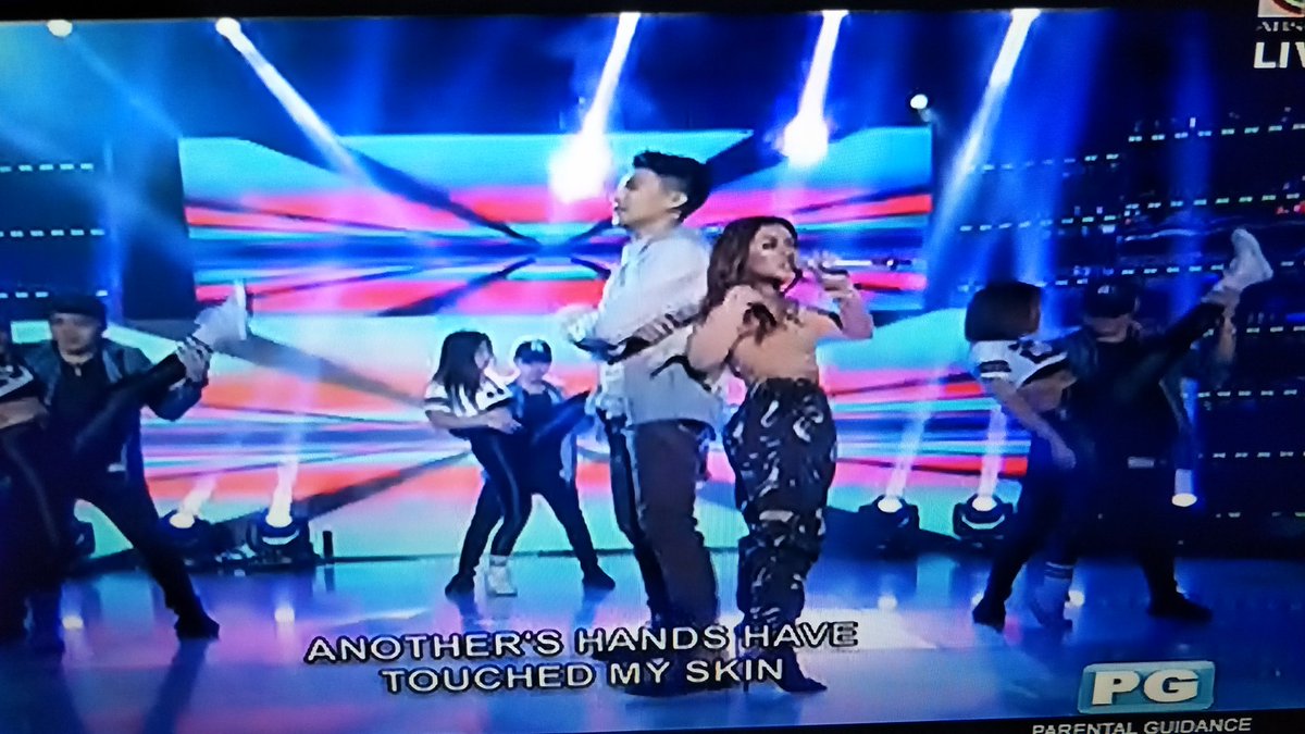 iambobbiedc's tweet photo. Pag si Darren at si Mori talaga nagperform mapapa Wow ka na lang. Both are incredible performers.
UnstoppableSiDARREN SaShowtime https://t.co/byrmHEe7g9