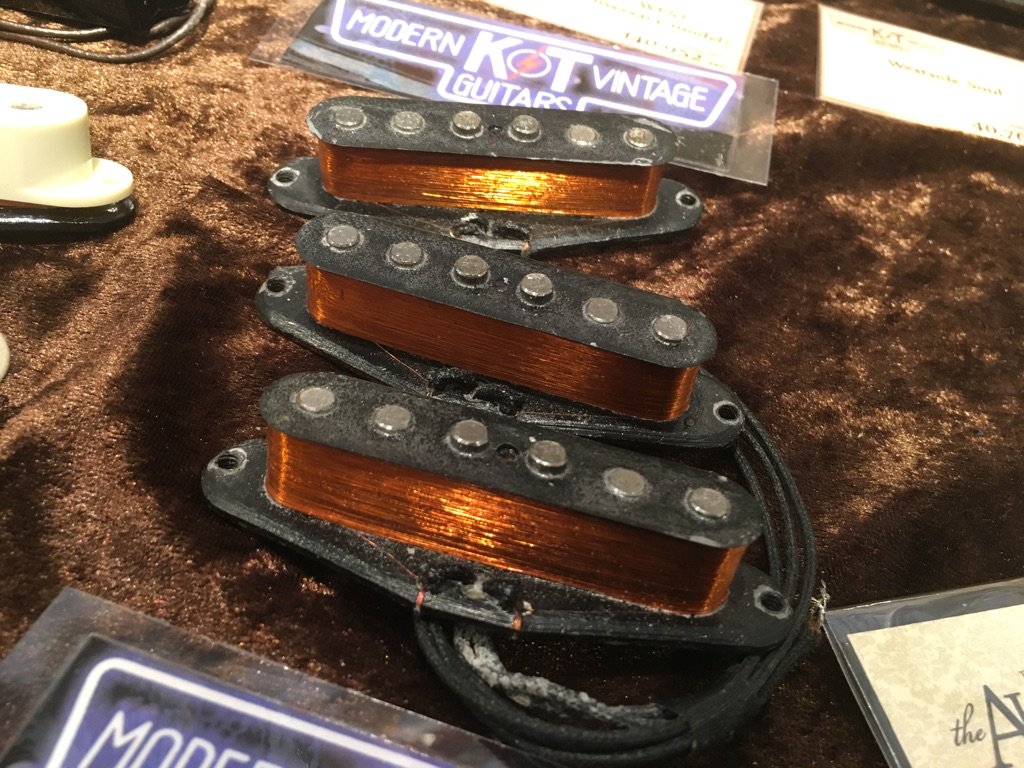 shibuyakey's tweet photo. K&amp;T PU、単体販売もございます。コイルの種類、巻き方は言うに及ばず、ポッティング(断線防止のための工程)に使用するラッカー、ワックスの成分にまで徹底的にこだわっています。高野順氏が数十年に渡り培った、膨大なる知識と技術が詰まったPU。
https://t.co/4G553LrLDm
＃KEY楽器 ＃KTPU ＃渋谷 https://t.co/oOsAd1dGXU