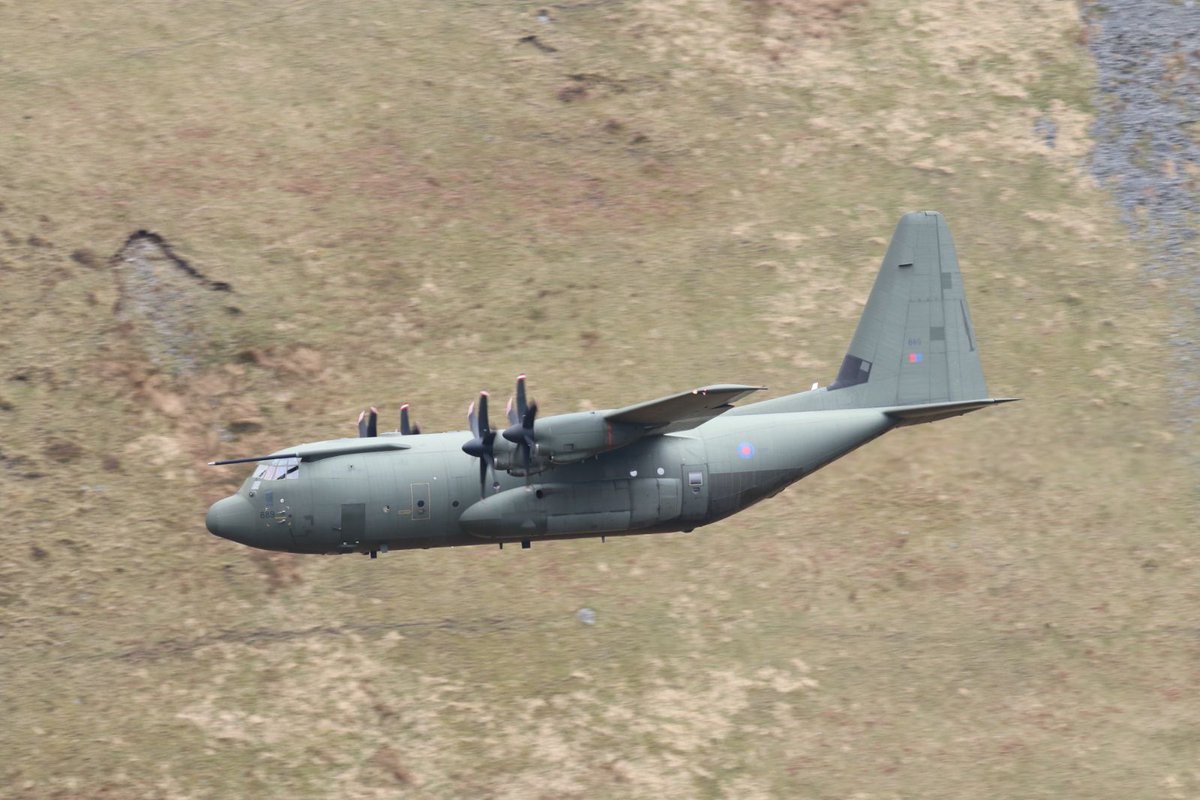 Karo_Aviation's tweet photo. Enjoyable day in Wales #lowfly #LFA7 @tornadohq in @41RTES colours and loads of C-130J tactical manoeuvres @DyessAFBase and @RAFBrizeNorton #Omen flight https://t.co/D9dNHEAzaU