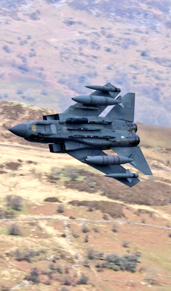Karo_Aviation's tweet photo. Enjoyable day in Wales #lowfly #LFA7 @tornadohq in @41RTES colours and loads of C-130J tactical manoeuvres @DyessAFBase and @RAFBrizeNorton #Omen flight https://t.co/D9dNHEAzaU