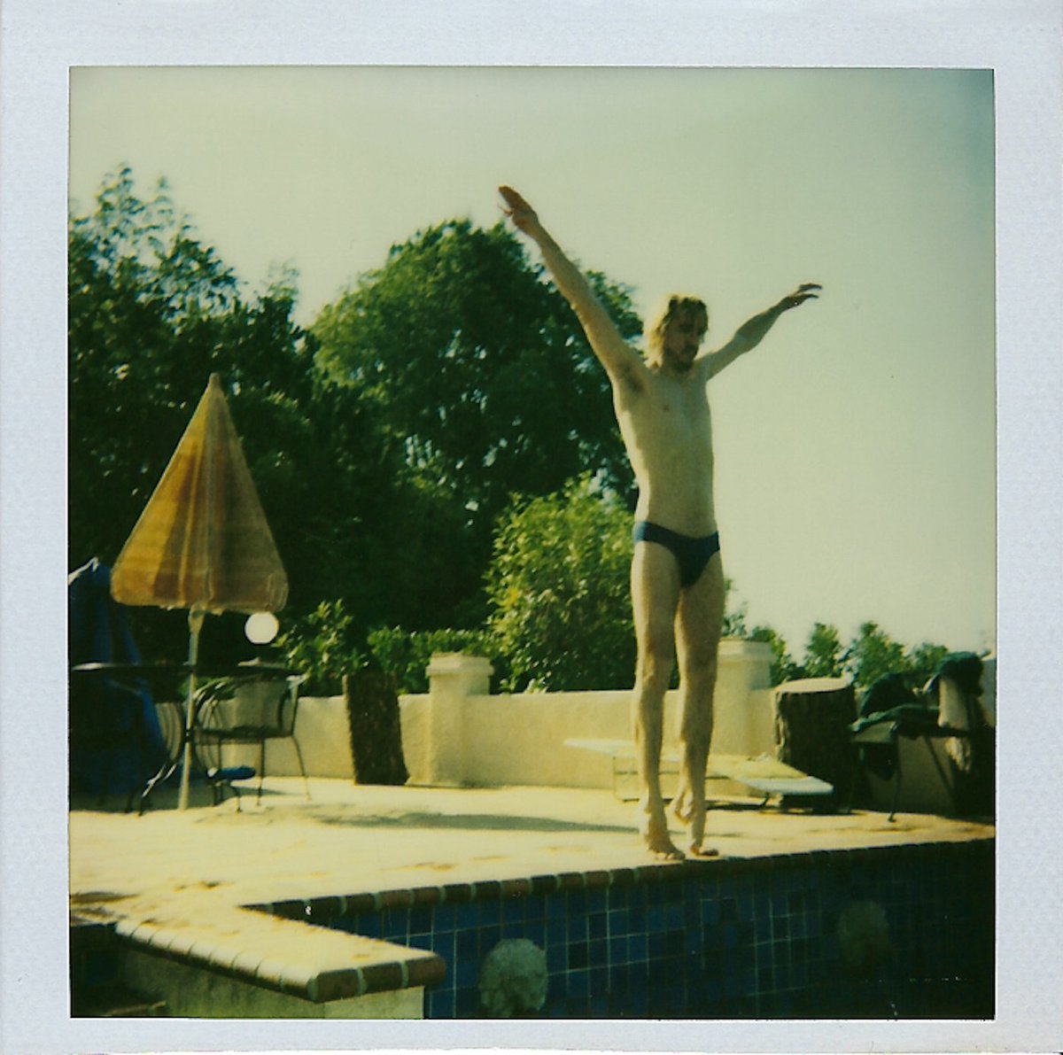 MsKristinCasey's tweet photo. #RockMonsterBook #JoeWalsh #BackDive #FrontDive #GoodTimes #StudioCity1991 #Polaroids @foundrymedia @rarebirdlit https://t.co/HuBkqEgDCo
