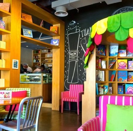 BookMunch Cafe tweet media