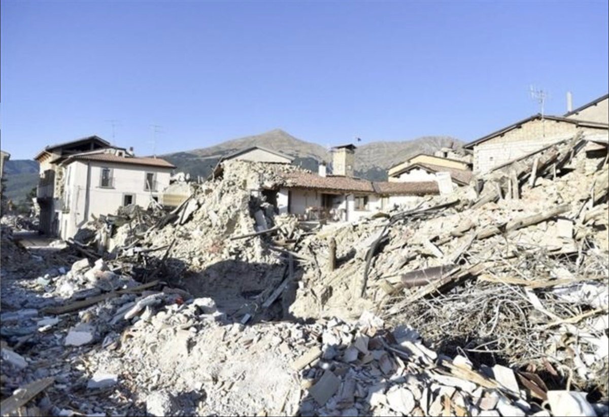 TgrRaiMarche's tweet photo. #BuongiornoRegione @buongiornoitali #terremoto a #muccia, riaperti i ricoveri notturni. Sospesa la linea ferroviaria per una verifica di possibili danni https://t.co/Q0SYaAiE40