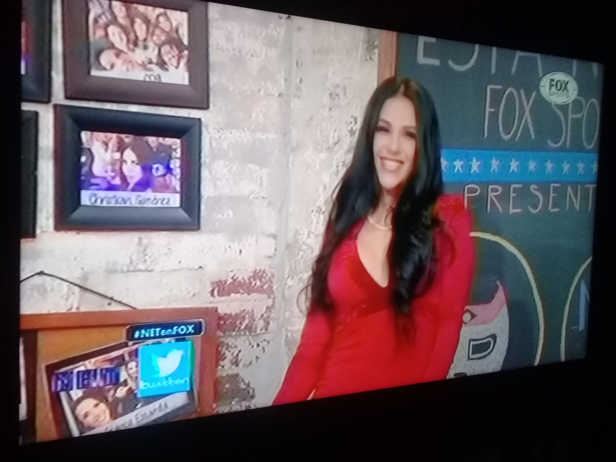 luisunamrebel's tweet photo. Ya están viendo a la bellísima @Djrossana nuestra hermosa Queen! La sonrisa más Hermosa! 😍😍😍😍😍 estamos en #NETenFOX Siempre tan linda! Vamos ya pongan @FOXSportsMX nuestra #SexDevil nos espera 😊😊😊 https://t.co/wQf0aNxepk