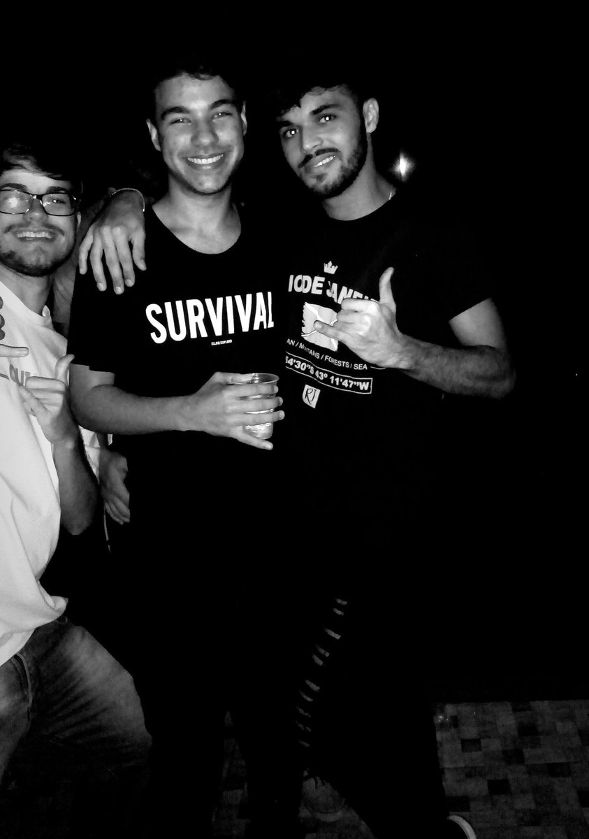 RonalddeMedeir1's tweet photo. O casal que você respeita #Brother #Leripe #Osmelhores  @Davy_David1 https://t.co/MiXIdNFuN6