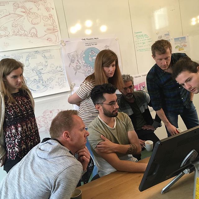 Van kijken naar elkaars werk kunnen we super veel leren. En we raken ook weer opnieuw geïnspireerd :). Goed begin van de week!

#jam #jamvisualthinking #jamvizthink #cocreate #drawing #tekenen #conceptart #samenwerken ift.tt/2Hm8mNK