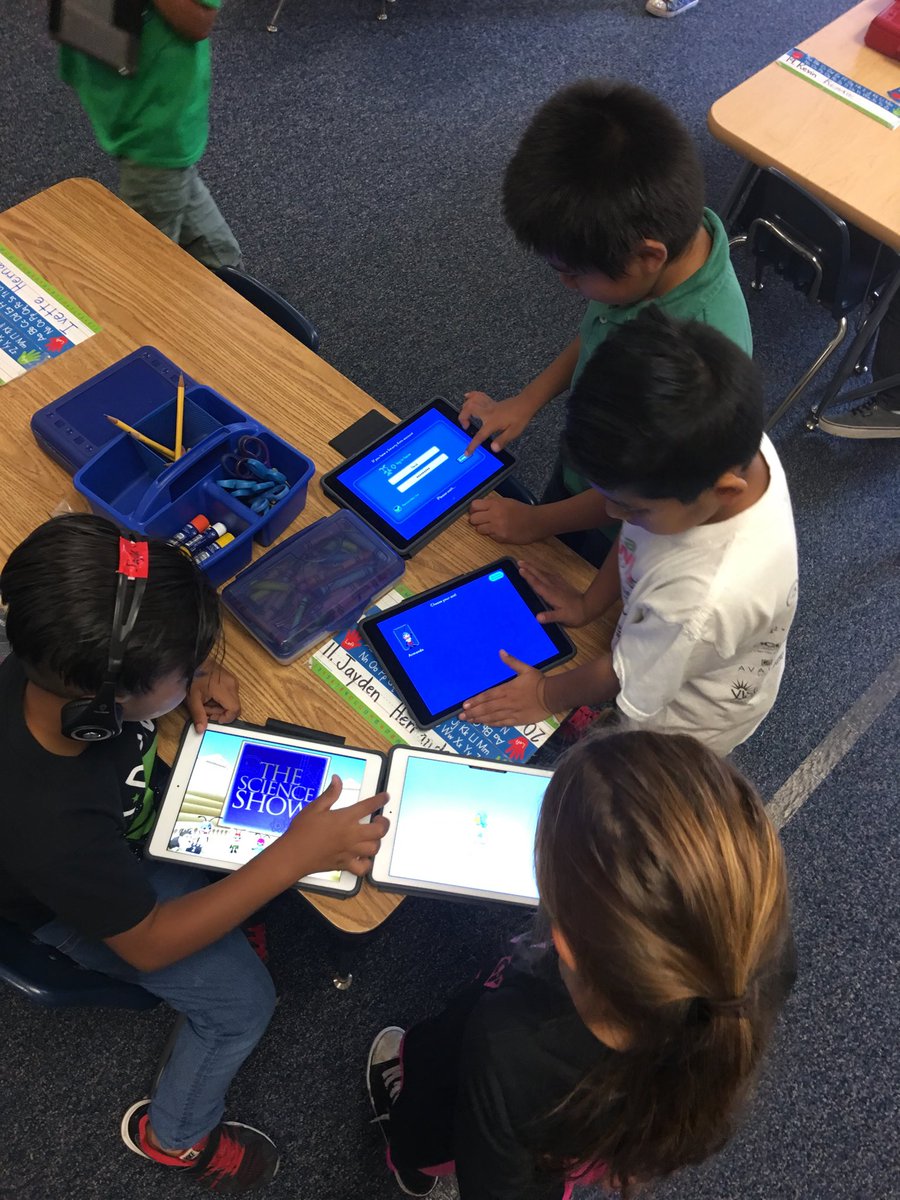 stephvasquez25's tweet photo. @Olive_Falcons group celebration and sharing that they moved up to @smartyants Two ✌🏼 #falconpride #wave https://t.co/VpwIZnxyeD