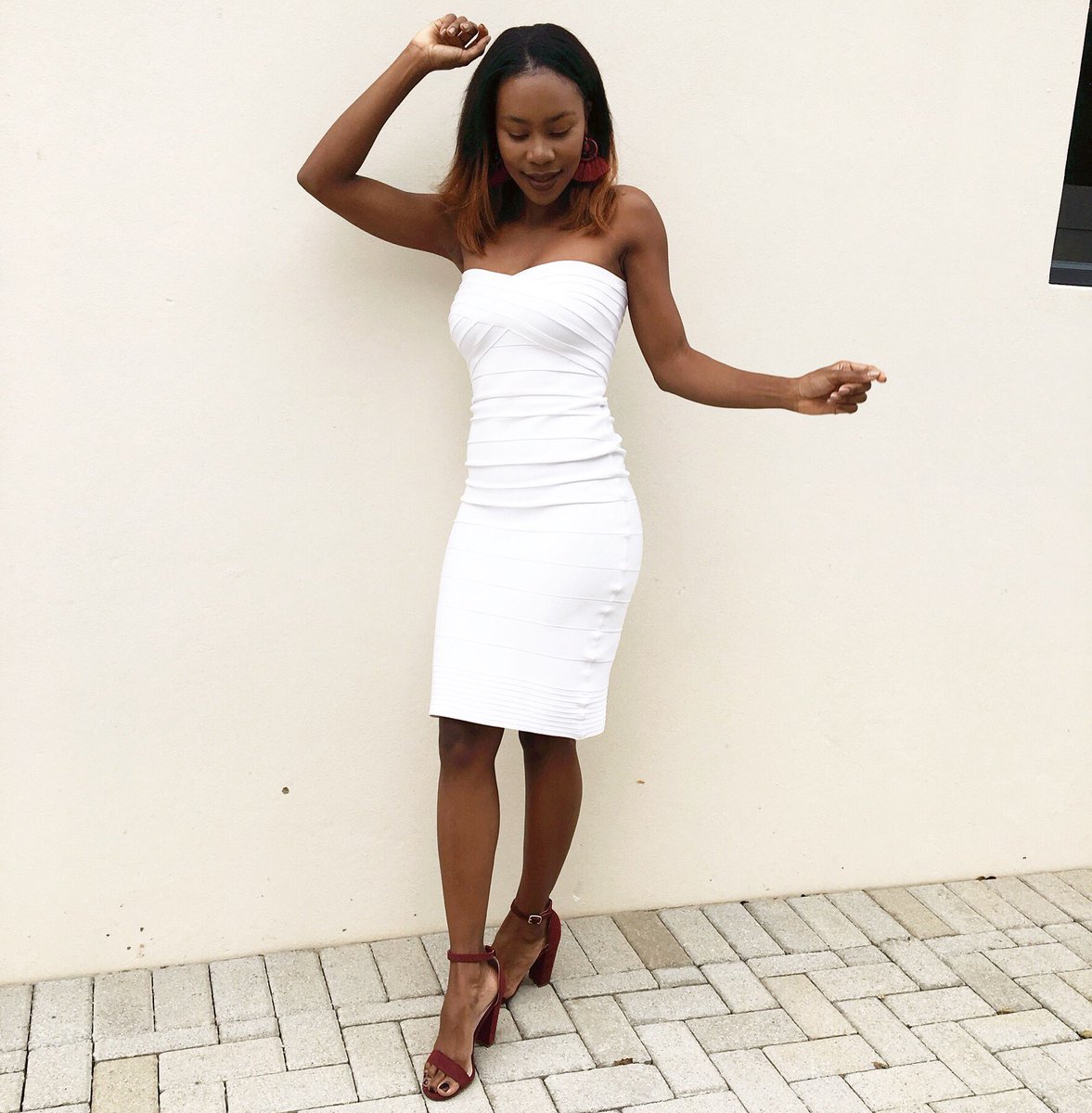 Buli_makhubo's tweet image. By God&apos;s grace I&apos;ve conquered 🙏🏾. #FinishWhatYouStart #GradSeason #HowToArchitect101 #theJourneyContinues