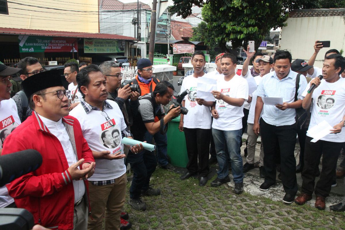 Ketua Umum DPP PKB <a href="/cakimiNOW/">A Muhaimin Iskandar</a> meresmikan #PoskoJOIN untuk mendukung pasangan #JokowiCakImin pada Pilpres 2019 mendatang. <a href="/Kadir_Karding/">Abdul Kadir Karding</a> <a href="/jokowi/">Joko Widodo</a> @Netizen_NU