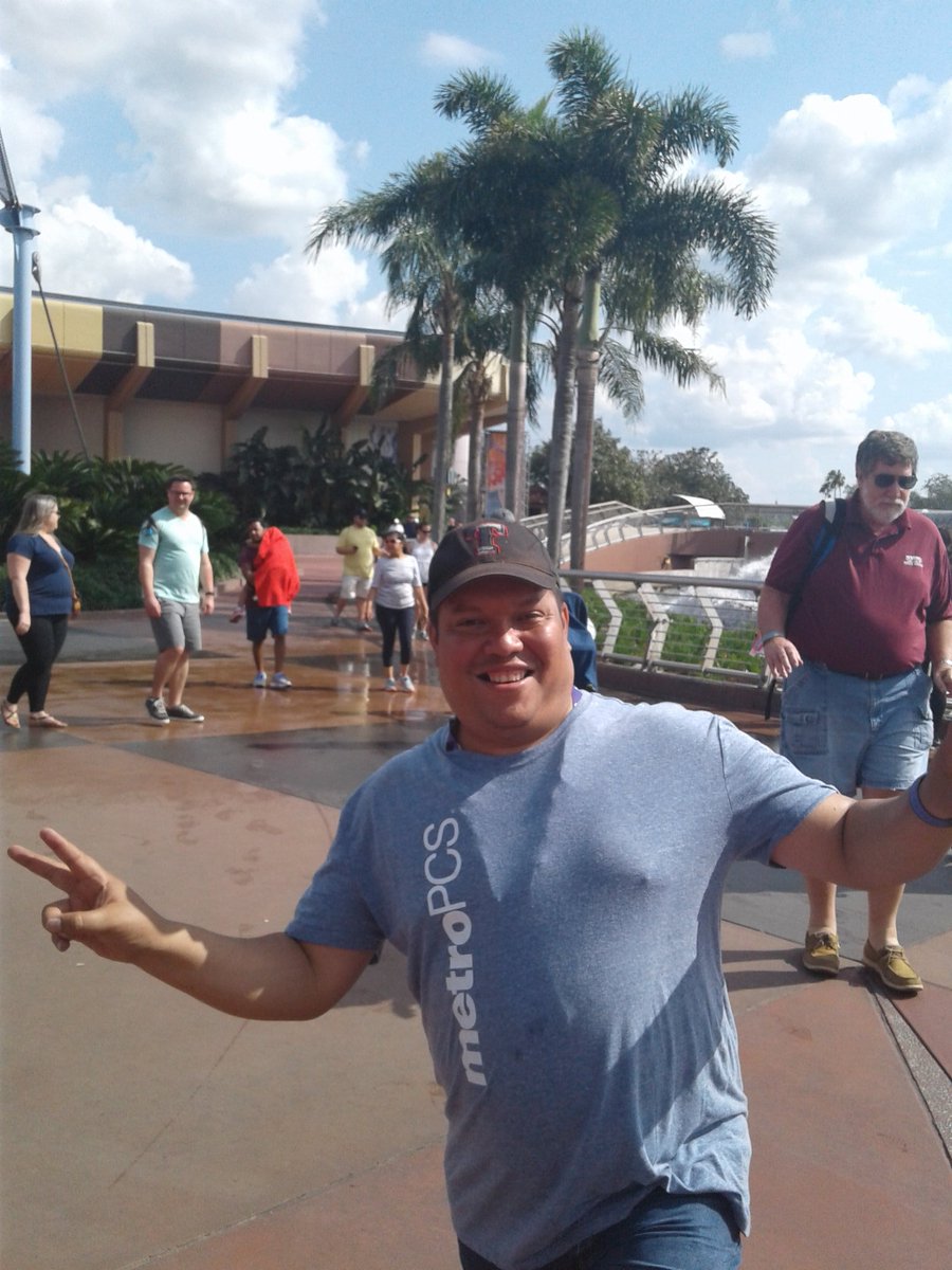 TioGuichoGT's tweet photo. Amazing time at Epcot and Magical Kigdom with this amazin group , they teach me a lot today.
@Greg_MPCS ,@PurpleSquadGT ,@Josie_MPCS ,@josevalladaress ,@HPDEC1969 ,@dusty https://t.co/dz986mFpoU