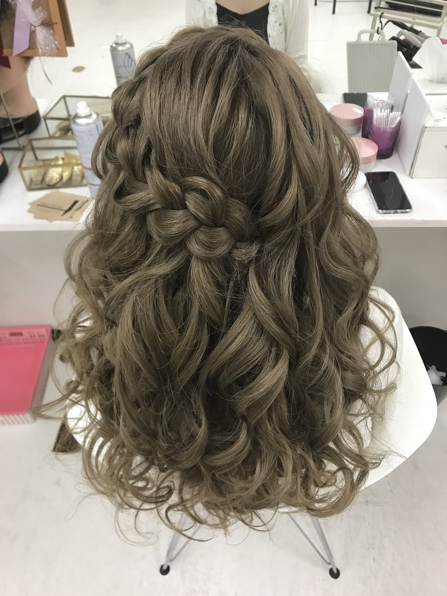 ヘアセットサロン 栄 錦 グランディール 前髪から編み込みをいれて 巻き髪多めに残したい方にオススメのヘアスタイルです 編み込み 編み込みアレンジ 巻き髪 ヘアセット ヘアアレンジ ヘアメイク ヘアメ 名古屋ヘアセット 名古屋