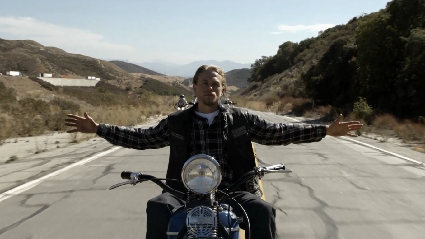 Happy 38th birthday to Charlie Hunnam. 