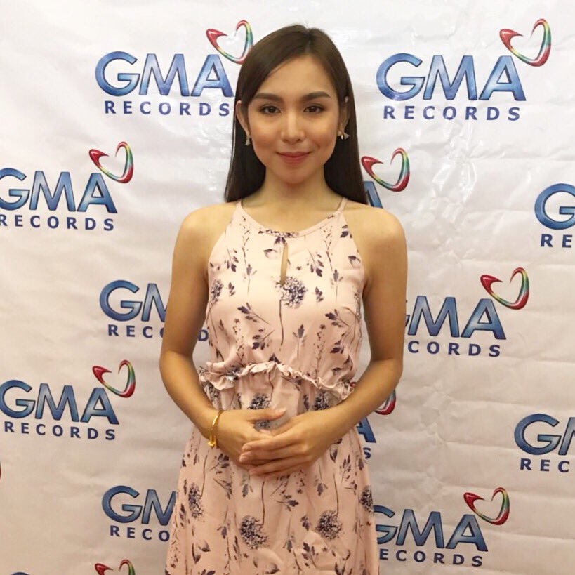 luvkylinee's tweet photo. Congrats love!!💛🌻 @2002kyline sana mag ka album kana soon!!🤗💖 goodluck &amp; iloveyou so much!!😘💛🌻
 
#KylineGMARecords https://t.co/vUXNRd0Hlp