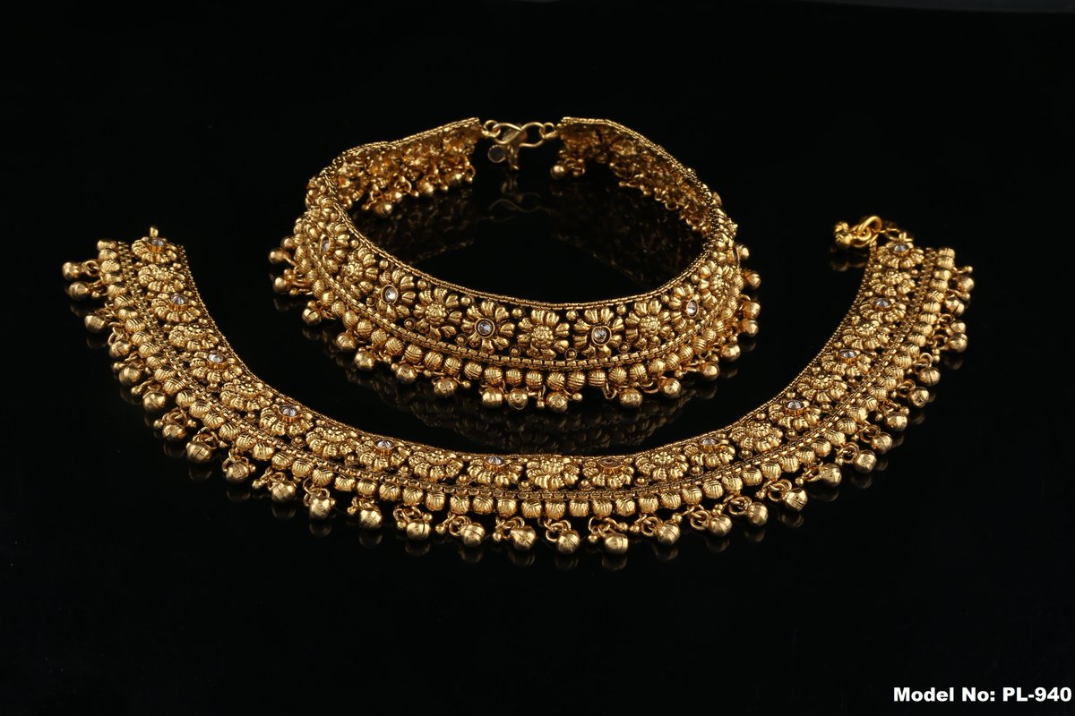 AnuradhaArts's tweet photo. This wedding season Anuradha Art Jewellery brings to you wonderful collections of bridal payal. To see more design visit our website https://t.co/mQ8joIGOjj
#payaldesign #ankletsonline #ankletdesign #ankletsonlineshopping #indianpayal #payaldesignlatest #payalonline #anklets https://t.co/s7mk9nu4sQ