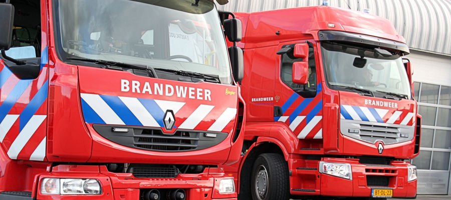 Rietveld_BV's tweet photo. Veiligheidsregio Zeeland zocht een systeem, dat ondersteuning biedt tijdens spoedritten en operationele informatie vertaalt naar praktische ondersteuning. Lees hier meer: https://t.co/EsjdoKtd0l @VRZ #brandweer #veiligheidsregio #navigatie #boordcomputer #GARMIN #Brandweer https://t.co/cd5kyAMqKb