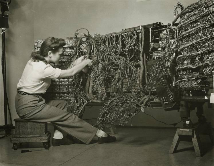 womensart1's tweet image. 'Woman wiring an early IBM computer' from the 'Documenting Science' series (1938-58) by photographer Berenice Abbott #womensart