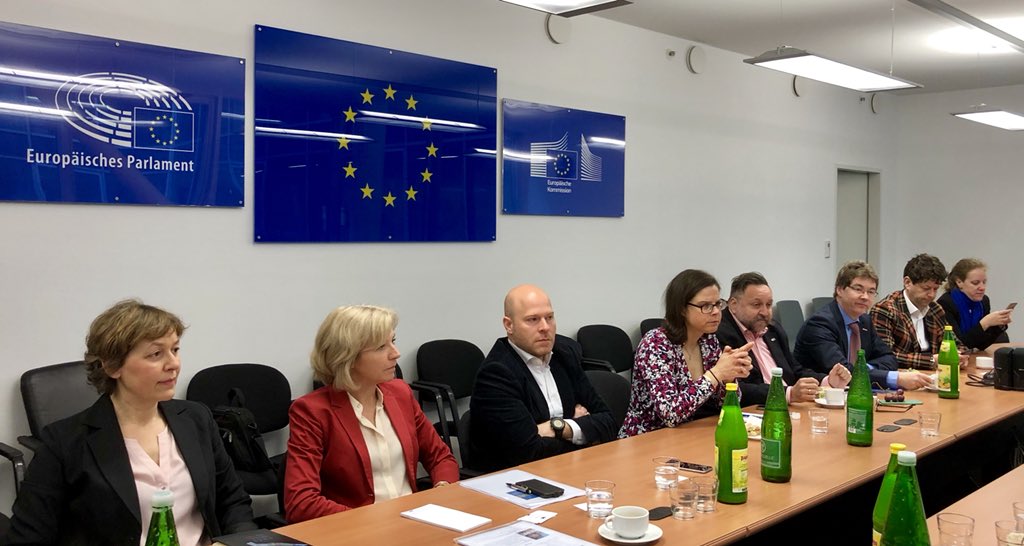wbogensberger's tweet photo. #EU-Frühstück: „Stakeholder“ Treffen heute im Beisein von @EU_Commission Generaldirektor @TimoPesonen1 zu #AT2018EU @EUKommWien @EPinOesterreich @AustriaatEU @WKOe @oegfe @oenb @Arbeiterkammer @bka_at https://t.co/CcsgFGwoYw