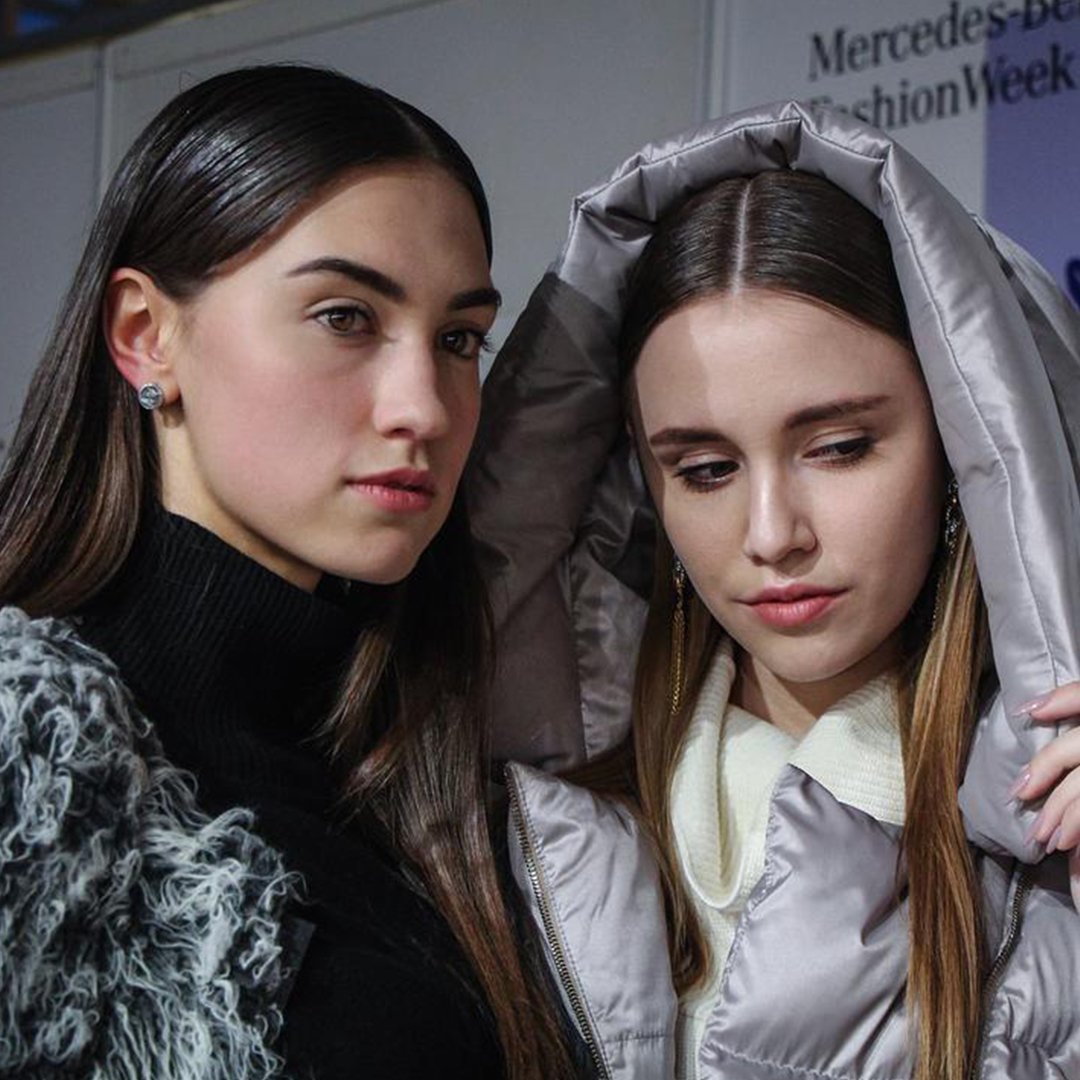 Are you feeling the super shiny trend this season? 💎 Mid pose in metallic hues captured backstage at #MBFWRussia. 📷 via #KaterinaGavrilovaa #MBFW