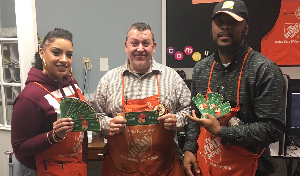 More associates driving Service at #3804  thanks Yolanda, Jack and Roderick!!!! Homer Bucks!!!@MeganTorresD305 <a href="/FrankBattaglia2/">Frank Battaglia</a> <a href="/jmiller20799/">Jeff Miller</a>
