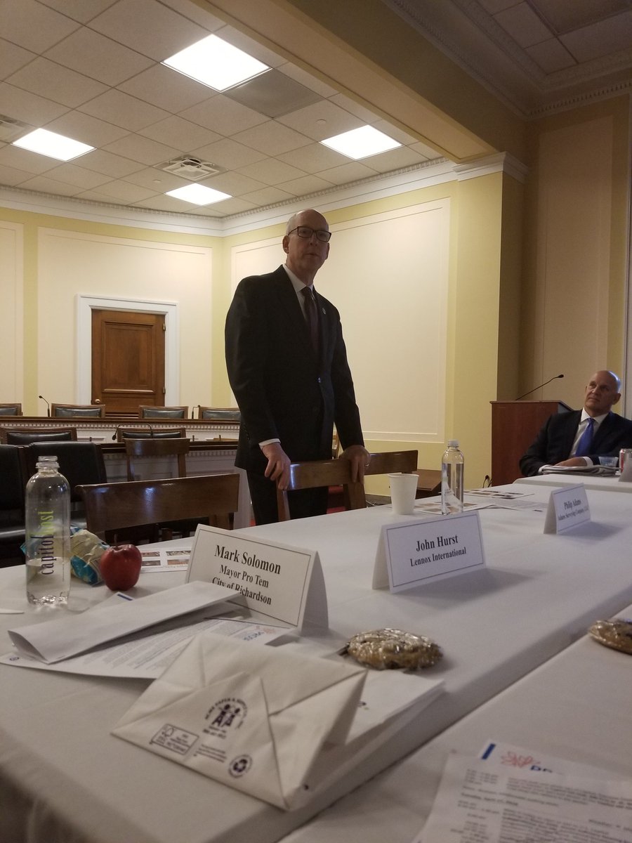williamsproull's tweet photo. @RichardsonCoC meeting with @USHouse #energy and #commerce committee #Chairman Greg Walden. https://t.co/qihrKVkkTc