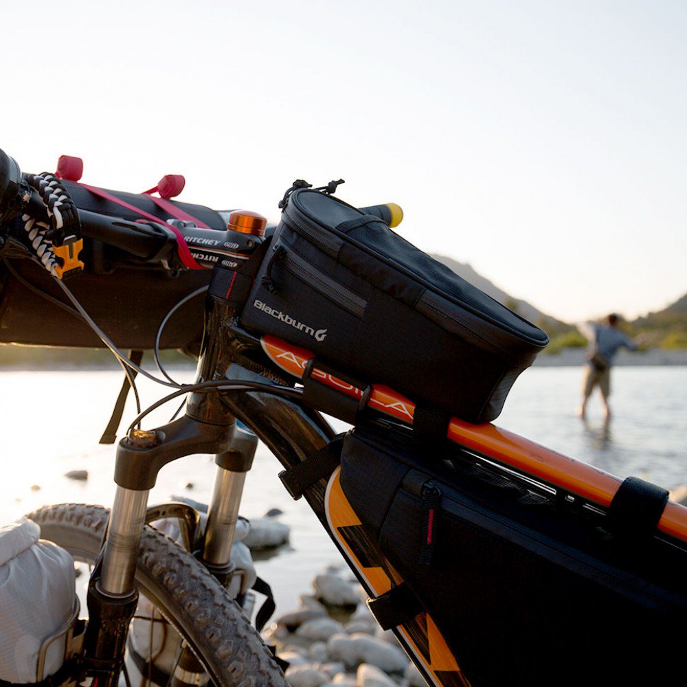 BlackburnDesign's tweet image. Long rides call for easy access to your go-to gear. And snack storage. Definitely snack storage. The Outpost Top Tube bag can handle that one. #getoutthere #bikepacking #snackpacking #blackburndesign