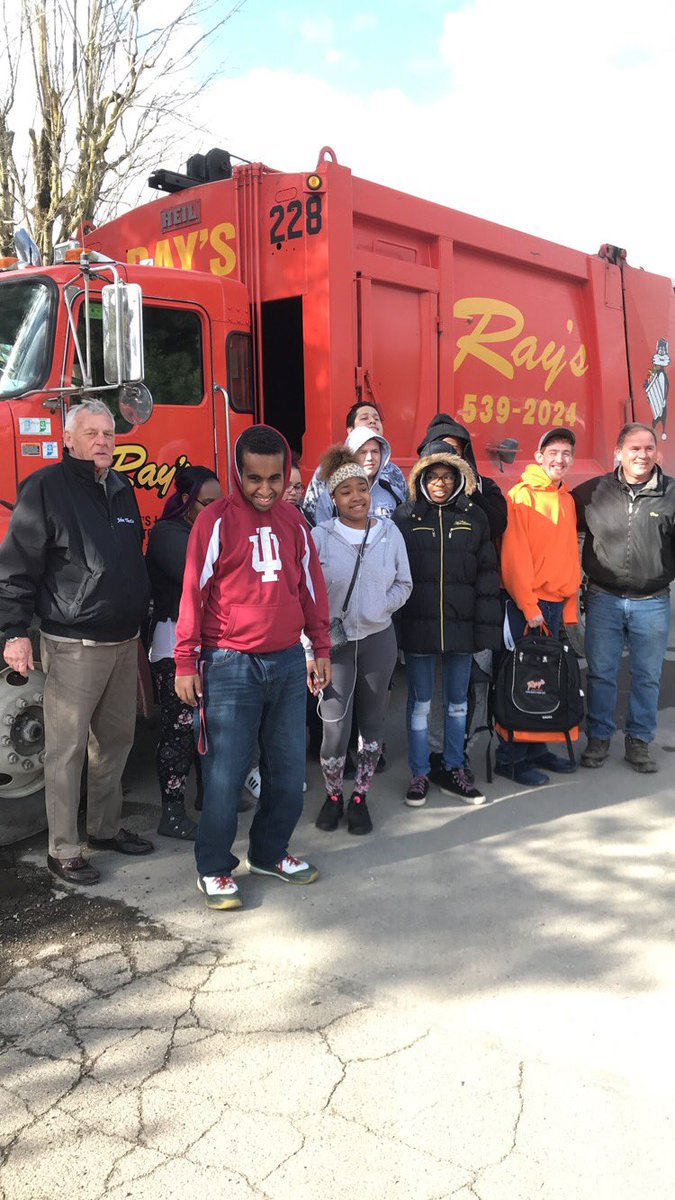 GiantInterns's tweet photo. Volunteer day for Pathways. Drove out and dropped off assembled items. Met CEO and GM of Ray’s. @BenDavisHS @dantedebrown @rinehartsped https://t.co/LeejMjZYCF