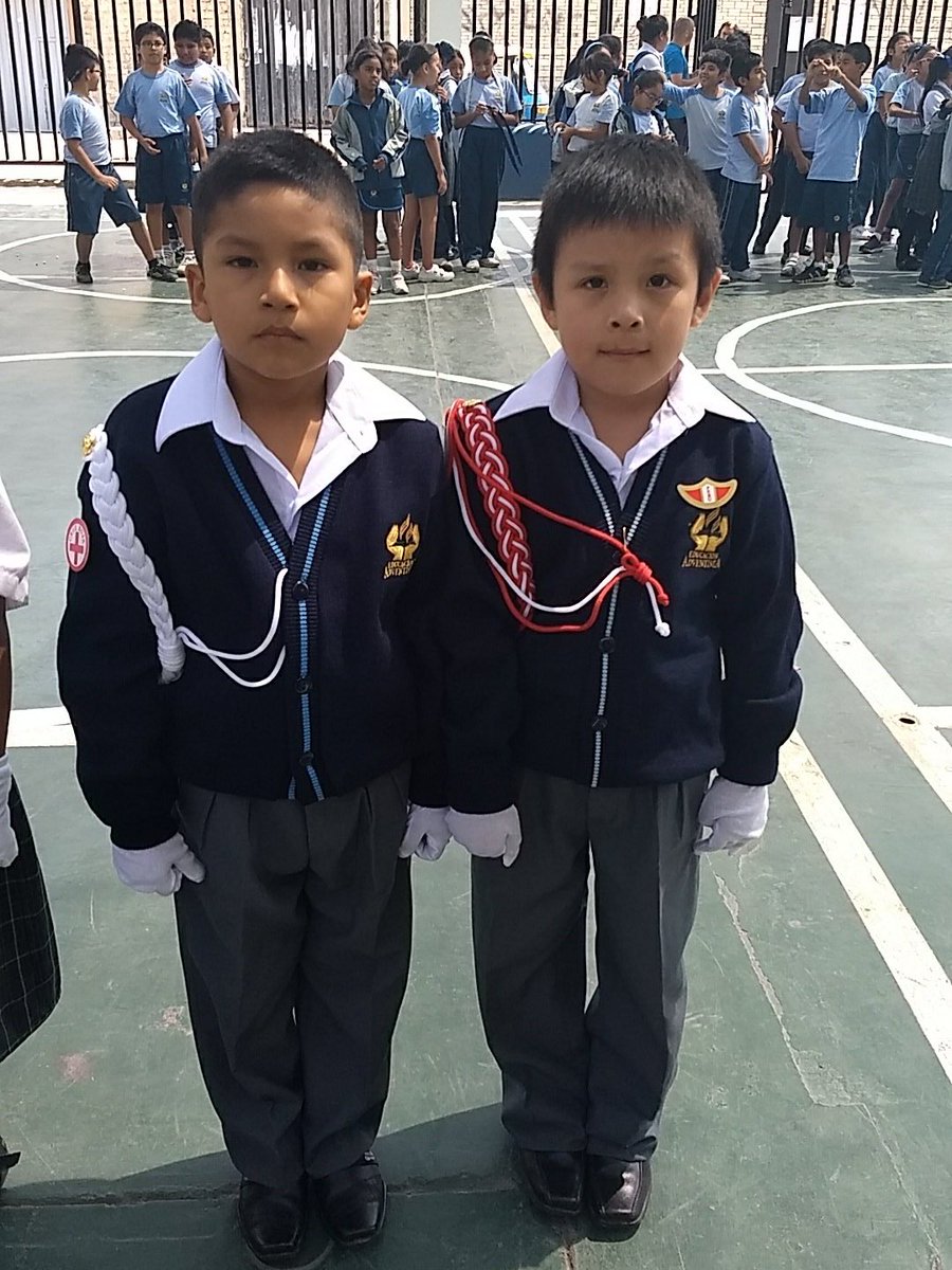 Flamantes policías escolares