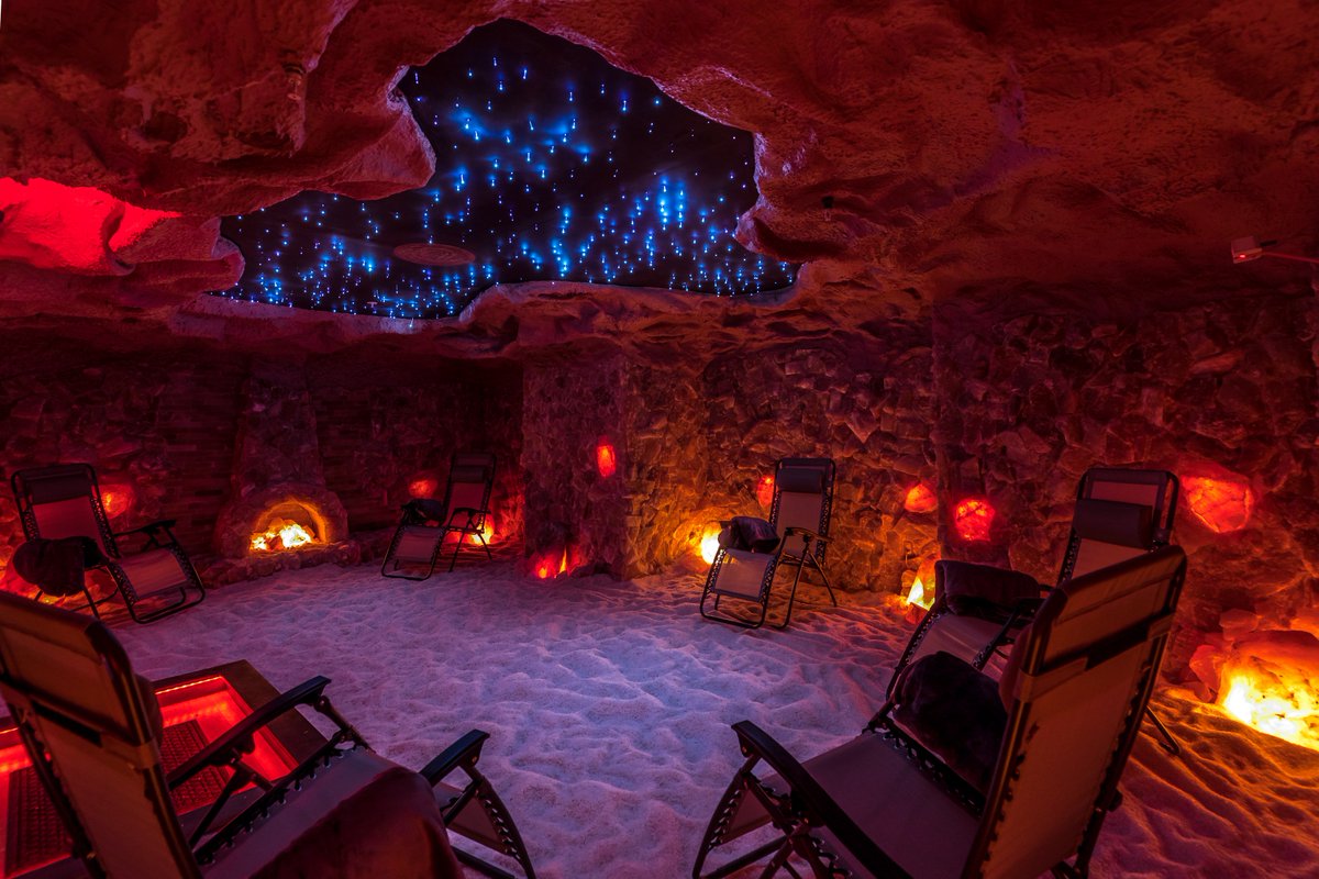 We took a trip to <a href="/HVHealingCenter/">HV Healing Center</a> this morning - what a place! Between the salt caves, yoga sessions &amp; other special programs, they're doing some wonderful, natural healing &amp; relaxation. Our next #DutchessLive will be there on Wed. 4/25 at 2pm. Tune in to learn more! #SaltCaves
