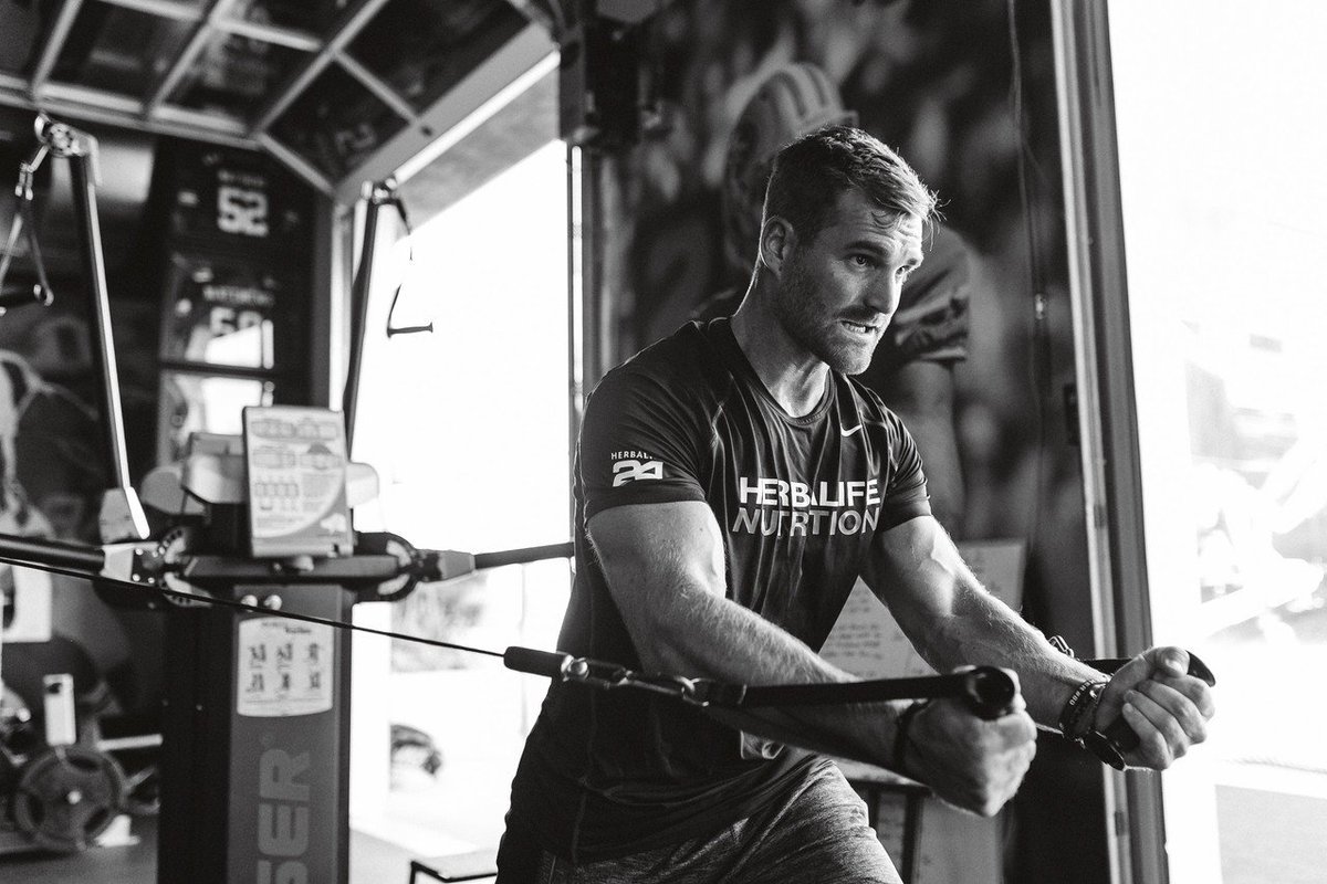 minette24fit's tweet image. Going to the gym ? Help your skin out and wash your face before exercising! #SimpleButTrue 💆 🏋️