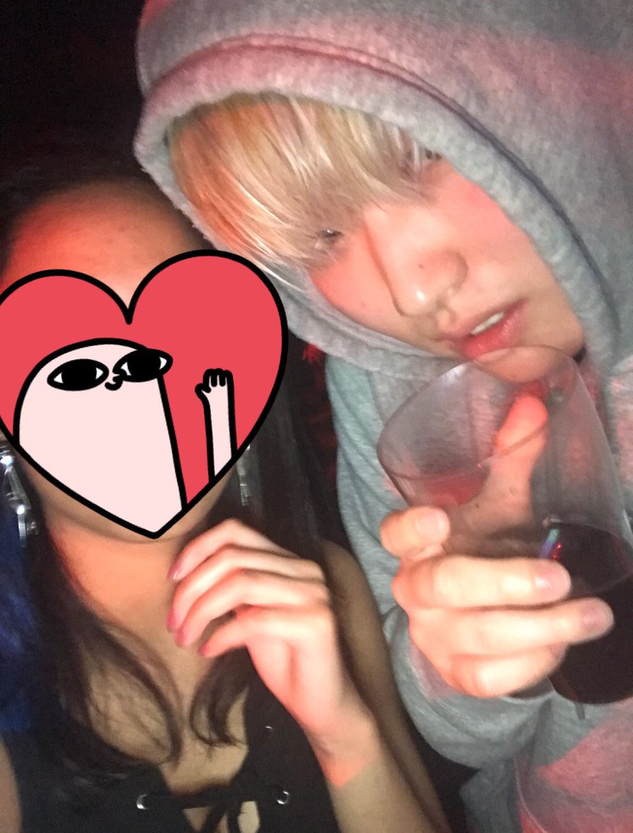 fxirytail's tweet photo. Supreme Boi was tipsy but I was drunk af - which is the main reason why I covered my face in the first pic 😂
#RockbottomInEurope https://t.co/sMUNgk2n4m