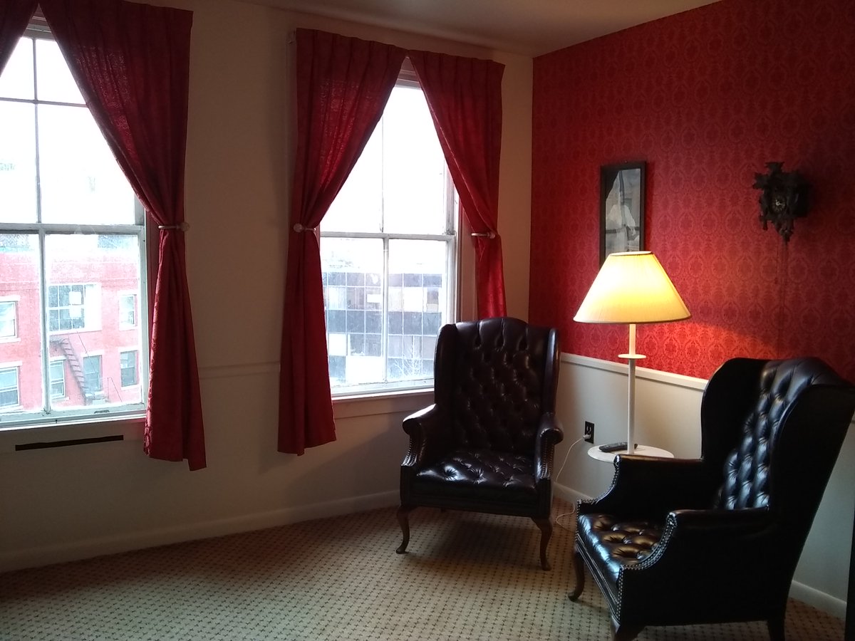 InnCharles's tweet image. The Parlor Room! A great view in a fantastic room. What a great way to end your day :)