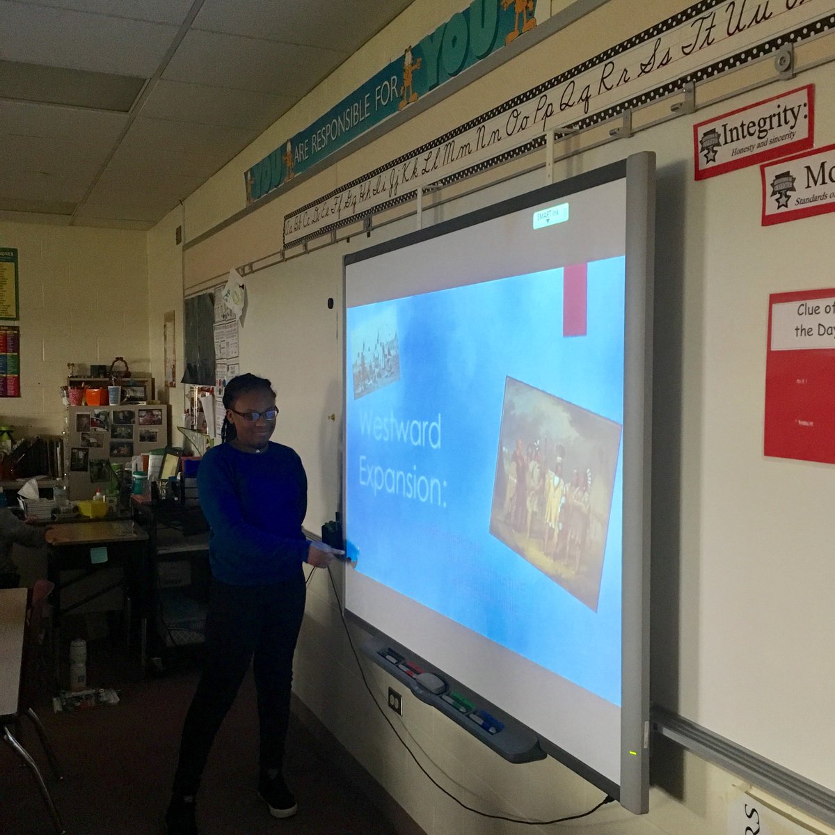 d202schools's tweet photo. #RidgeES 5th graders use #PowerPoint to present research on #WestwardExpansion #202proud https://t.co/QJ1MepMcCO