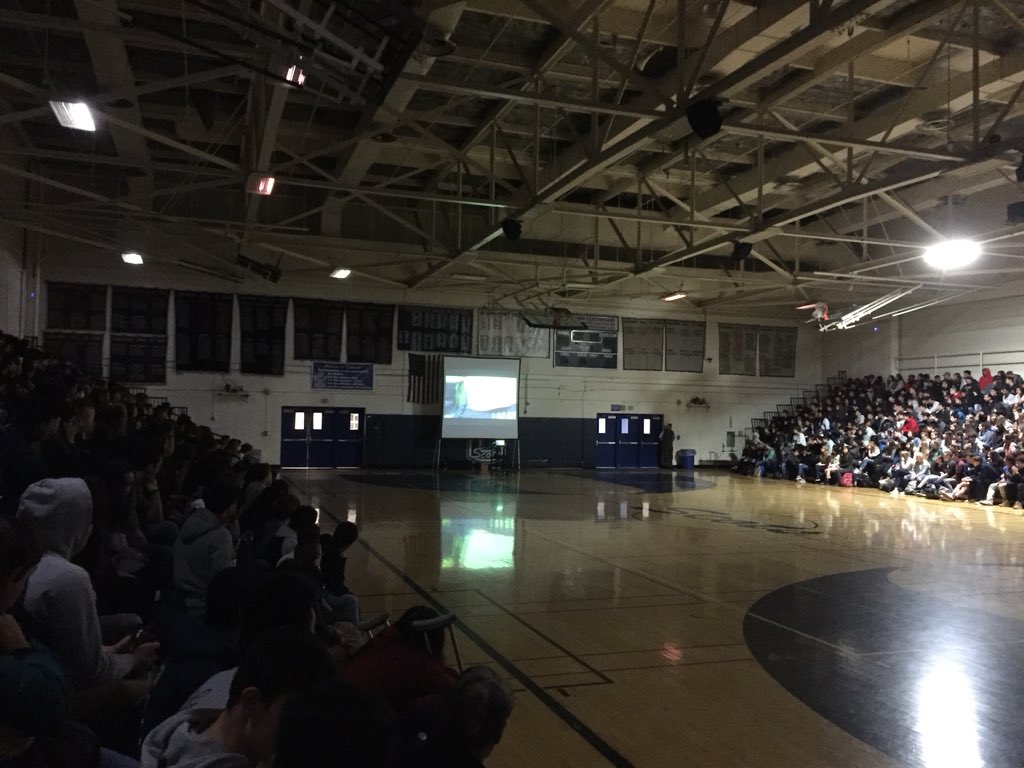 SroVogel's tweet photo. 1200 @carlmont_hs students SILENT and watching #SoberProm 2018 video and the consequences of drinking and driving. #Powerful #choices @belmontcapolice https://t.co/FQq2tzM1Wi