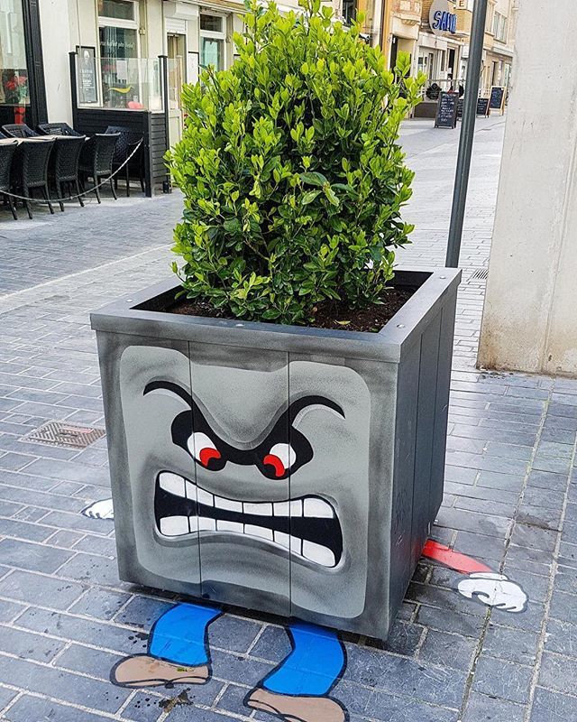 DerekSante's tweet image. Did anyone here a #thwomp sound? Mario? Where’d he go? #lol #videogames #supermario ift.tt/2H5Bw6Z