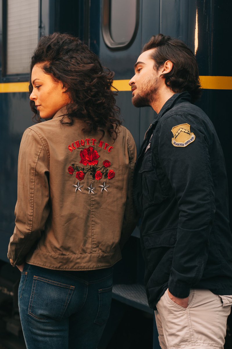 Team khaki or team Navy ?
-
#schott #schottnyc #schotteurope #newcollection #springsummer #roses #embroidery