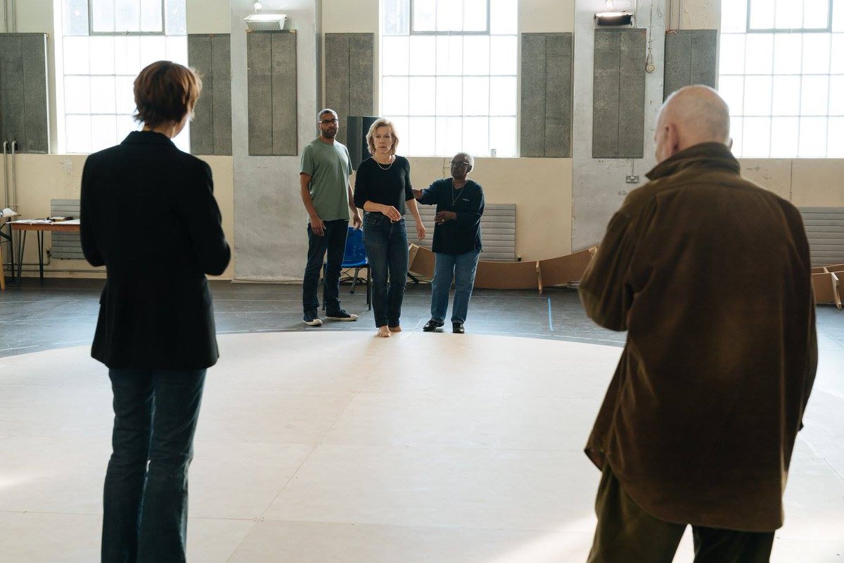 Mary Stuart tweet media