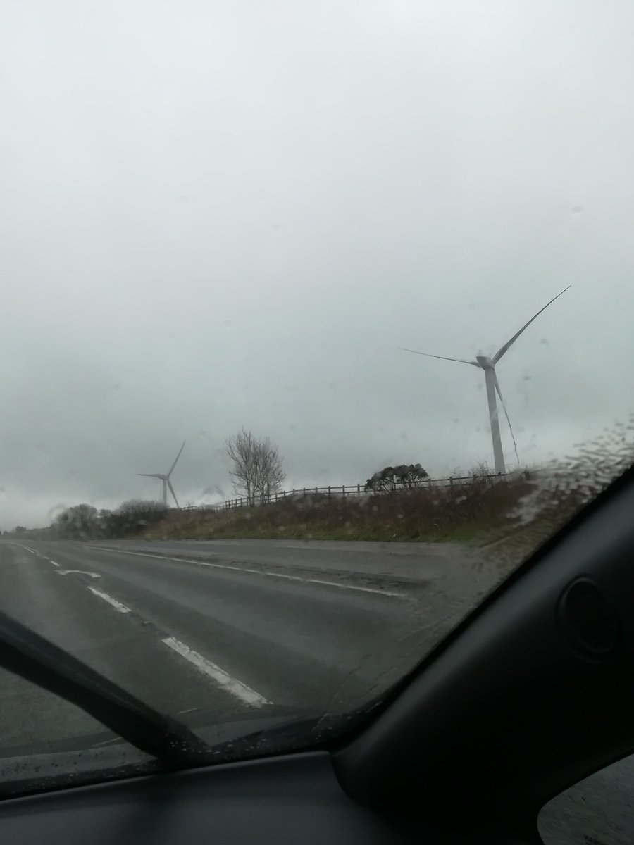 ryveilig's tweet photo. Running a (electric) car on wind, wave or solar power is still my ultimate transport fantasy. @NissanElectric #2018Leaf #NorthDevon #RoadTrip #OneDayToGo https://t.co/PYuVH5ygOq