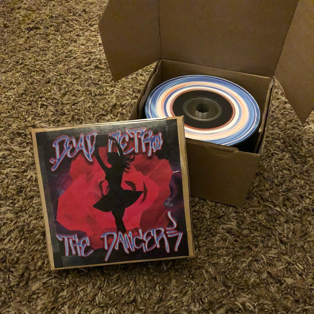 BlueFlamingoRec's tweet image. Check out Dead Metro's EP! Now available on CD