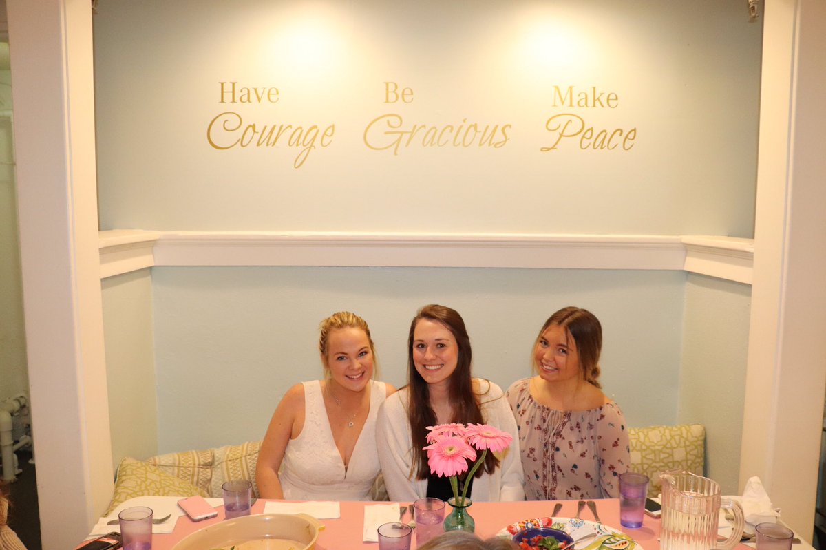 Alpha Xi Delta-UIUC tweet media