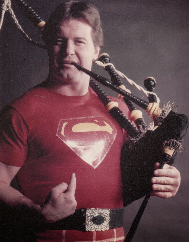 Happy birthday to the ultimate bad ass, Rowdy Roddy Piper! Look at this beast:  