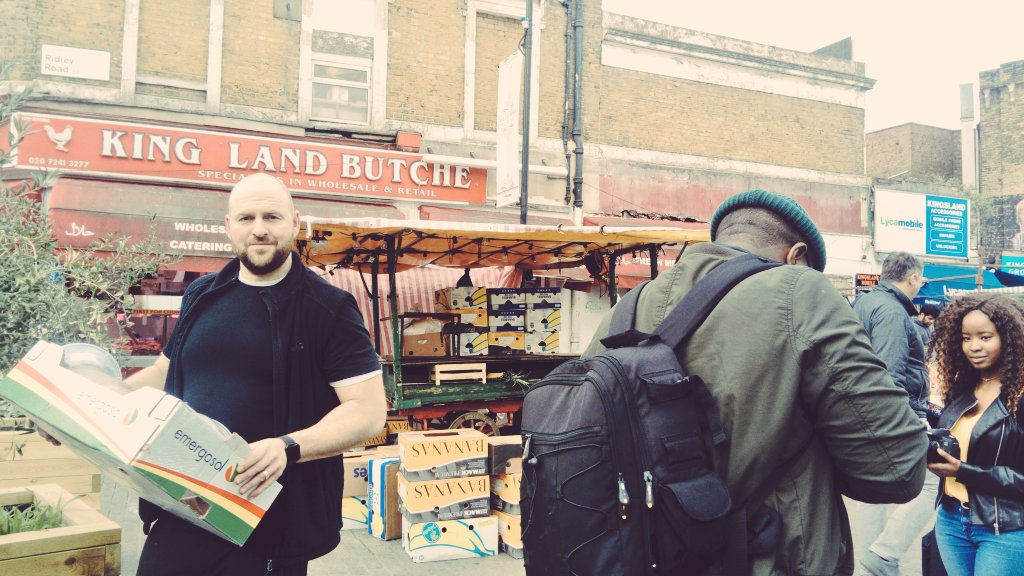 enthusemag's tweet photo. A photo shoot out in the middle of Hackney Market... π #ExpaCreates #SouthernAfricanArts #ConnectSouthUK https://t.co/7keZjFG0wN